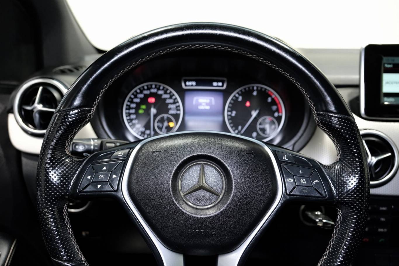 MERCEDES-BENZ B 200 7