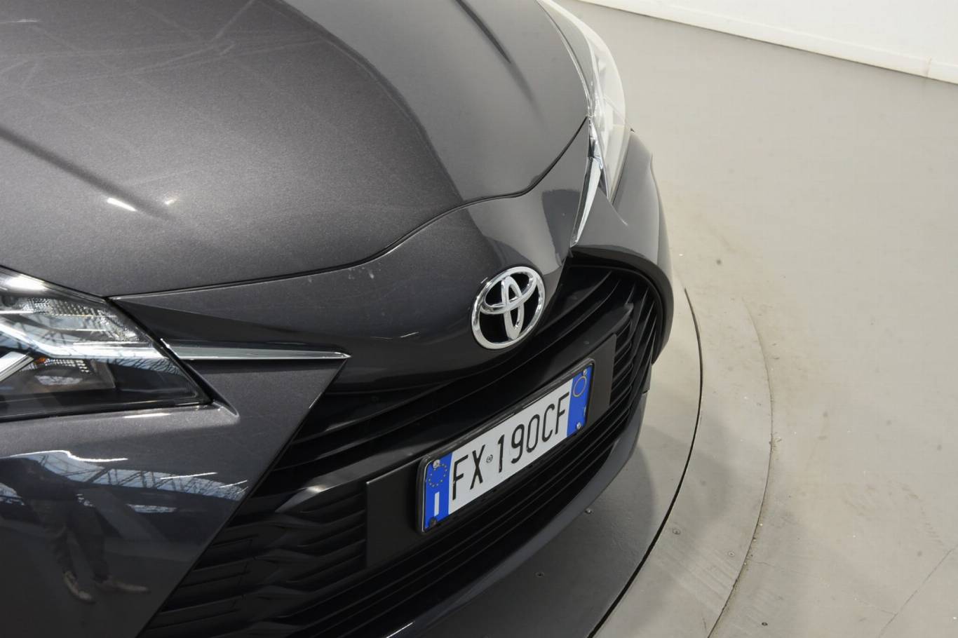 TOYOTA Yaris 14