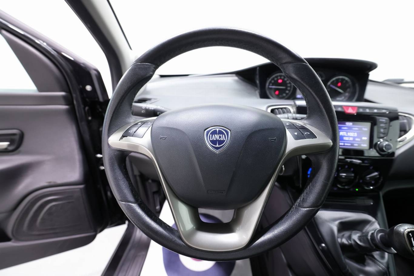 LANCIA Ypsilon 16
