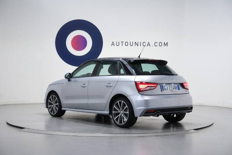 AUDI A1 17