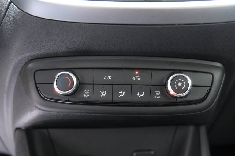 OPEL Crossland X 26