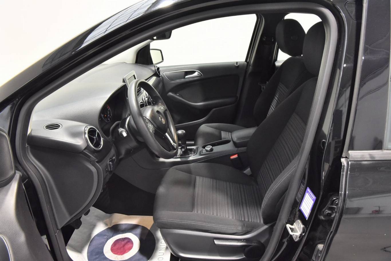 MERCEDES-BENZ B 180 3