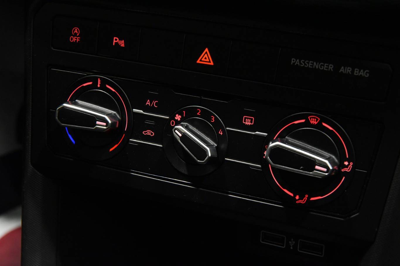 VOLKSWAGEN T-Cross 41