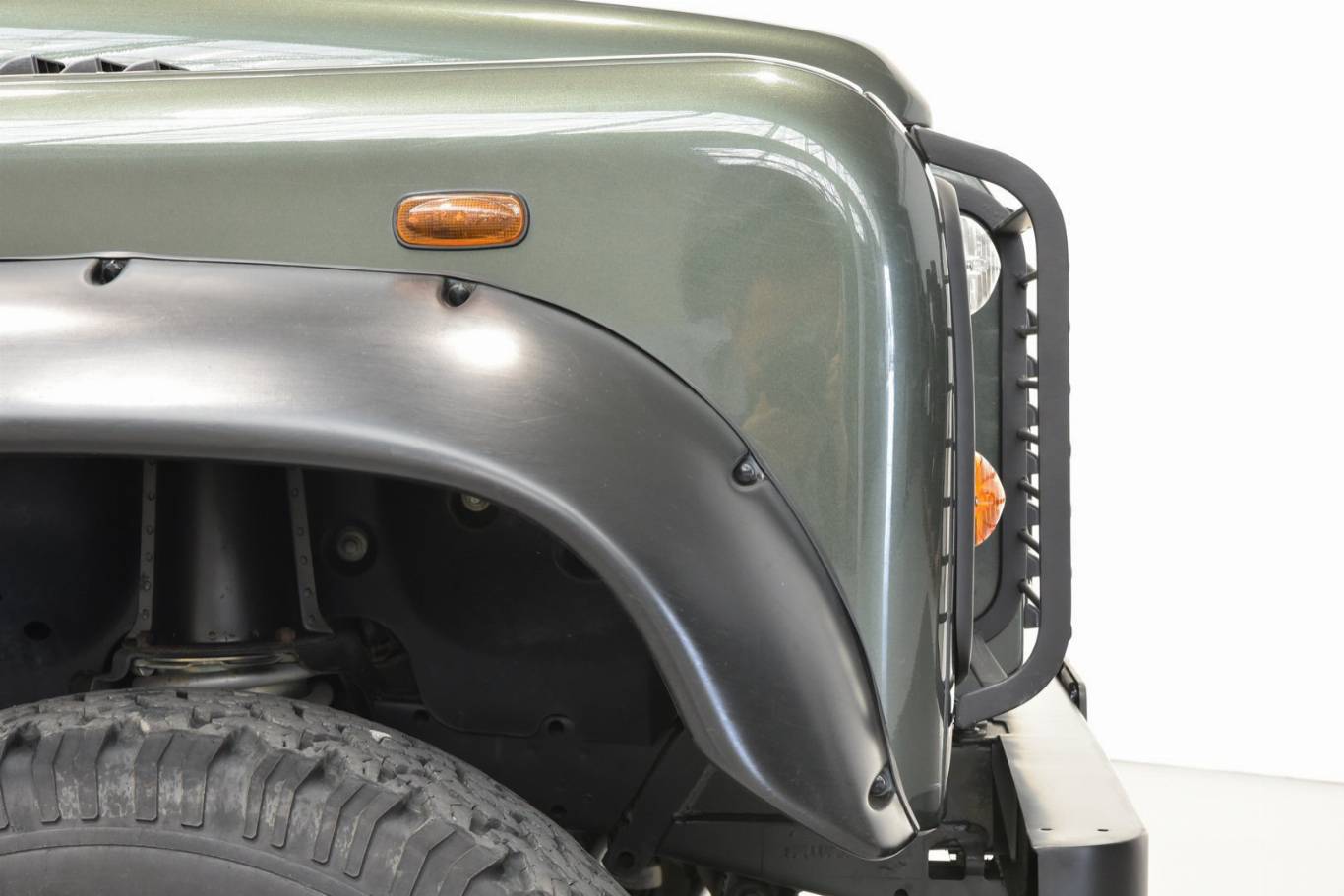 LAND ROVER Defender 38