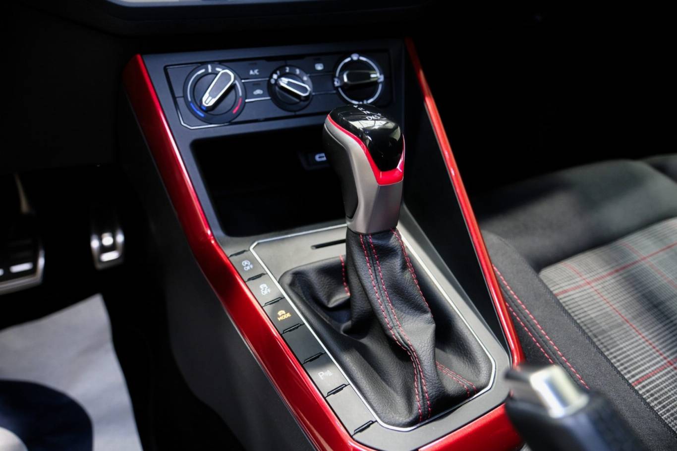 VOLKSWAGEN Polo GTI 26