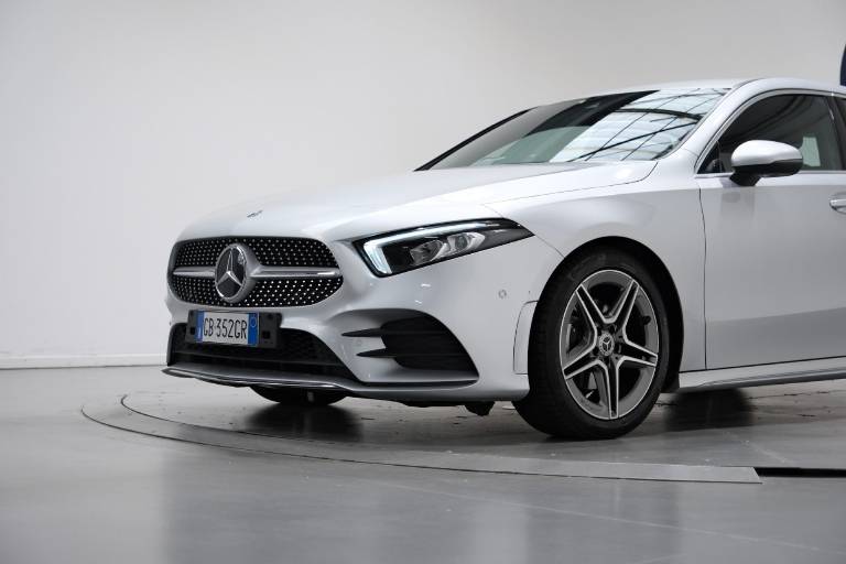 MERCEDES-BENZ A 180 11