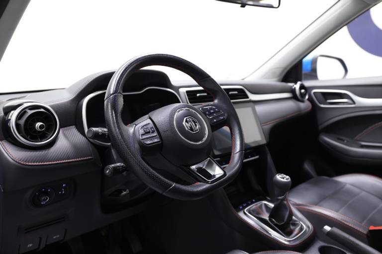 MG ZS 5