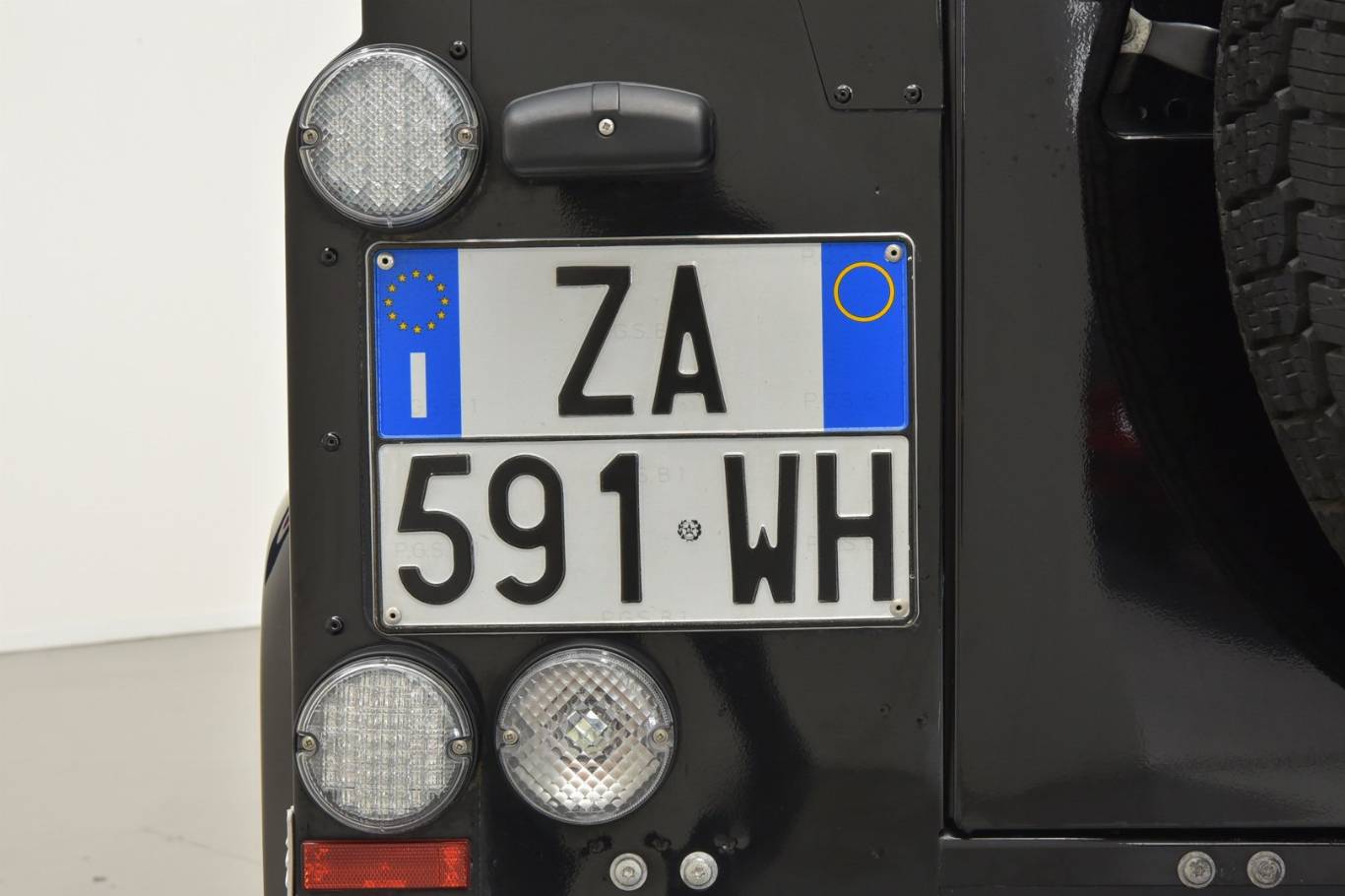 LAND ROVER Defender 51