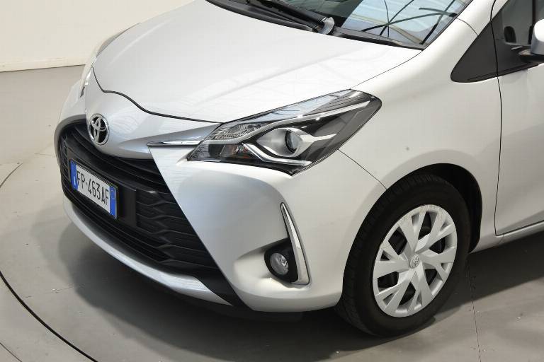 TOYOTA Yaris 38