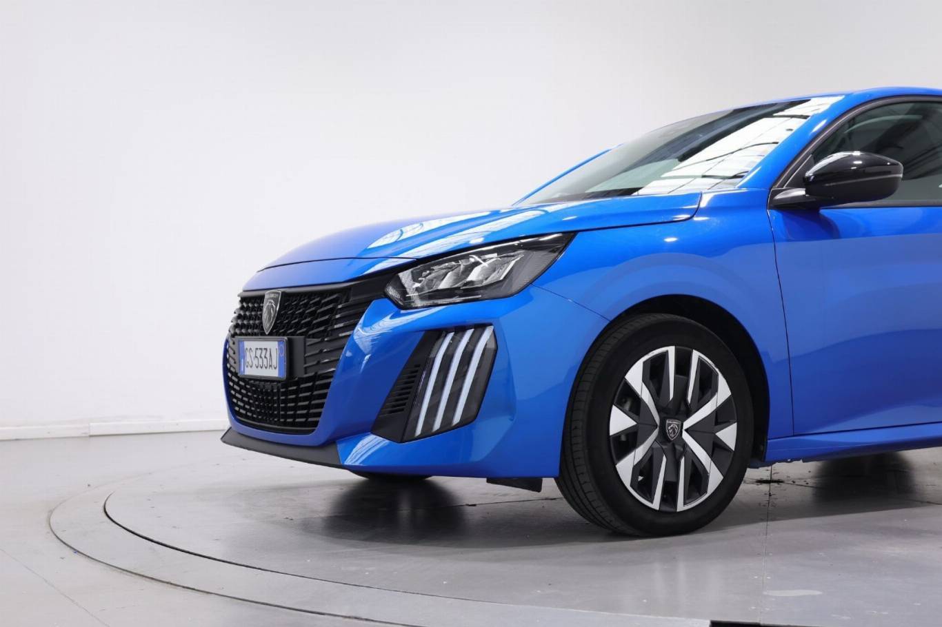 PEUGEOT 208 11