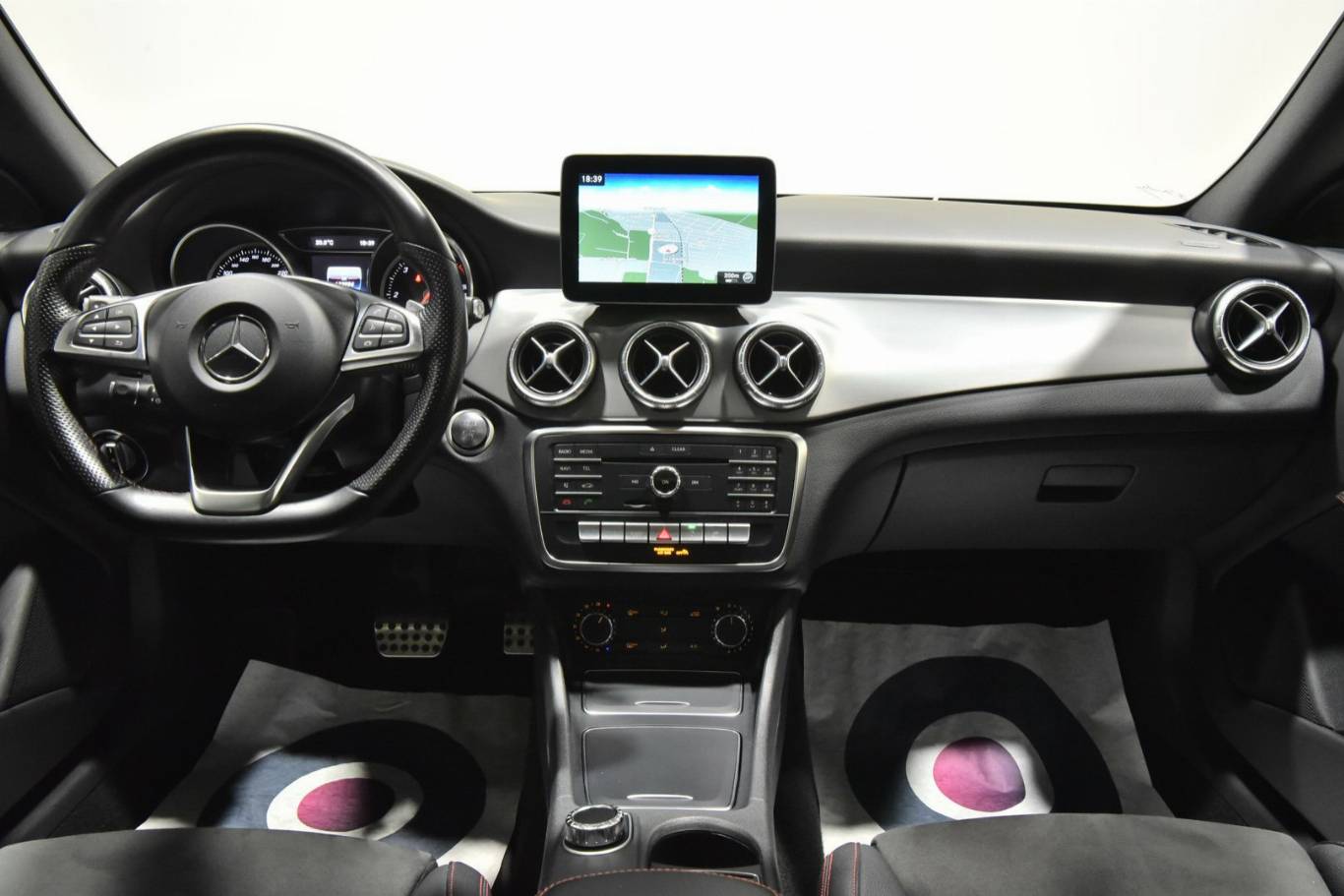 MERCEDES-BENZ CLA 220 21