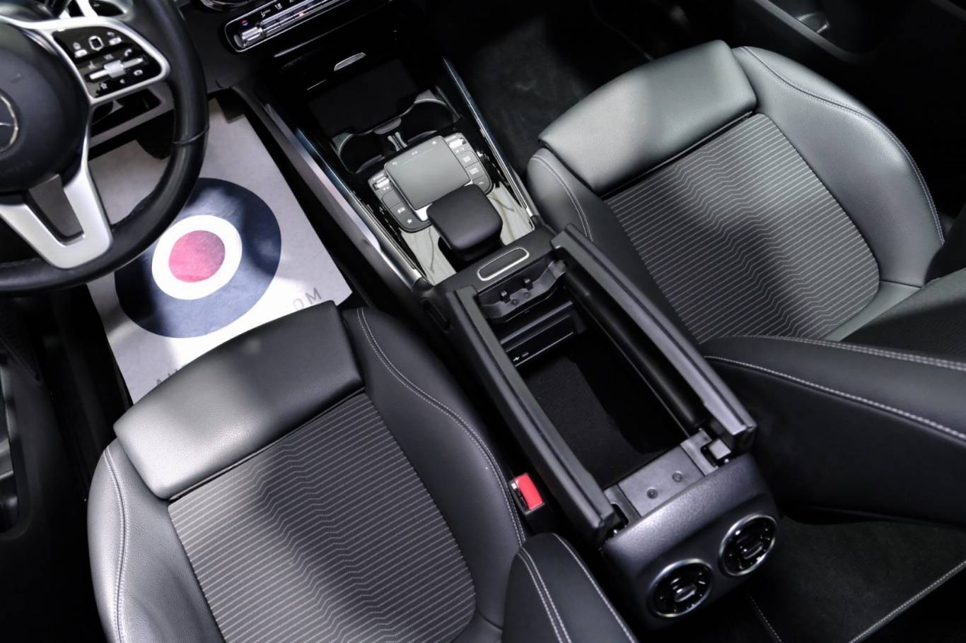 MERCEDES-BENZ GLB 200 45