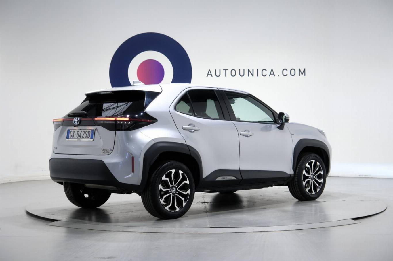 TOYOTA Yaris Cross 14