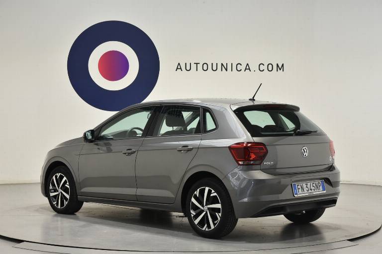 VOLKSWAGEN Polo 2