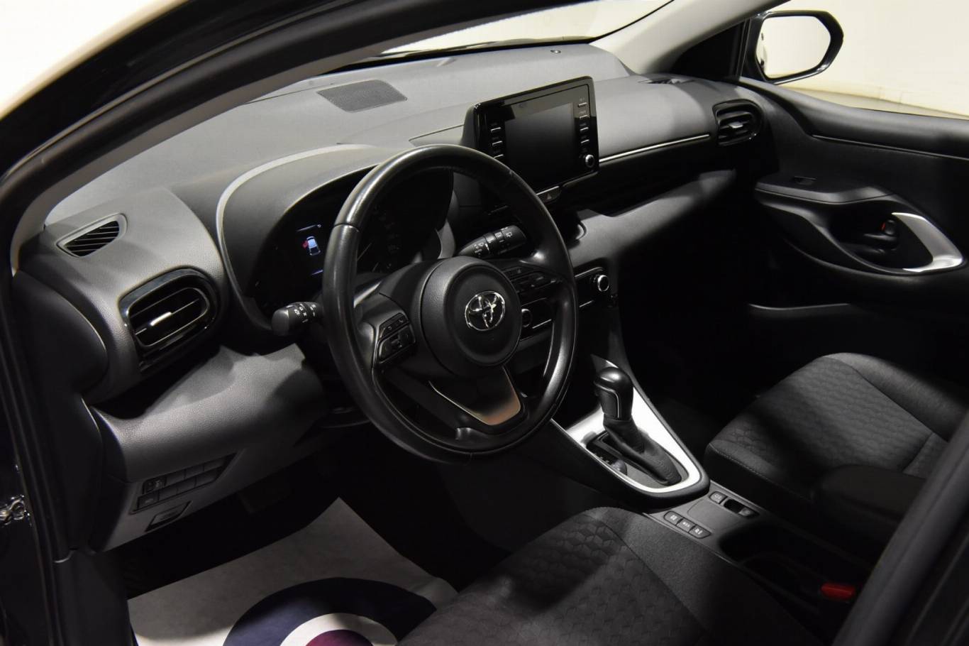 TOYOTA Yaris 3