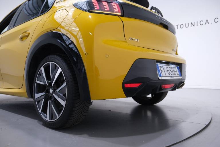 PEUGEOT 208 51
