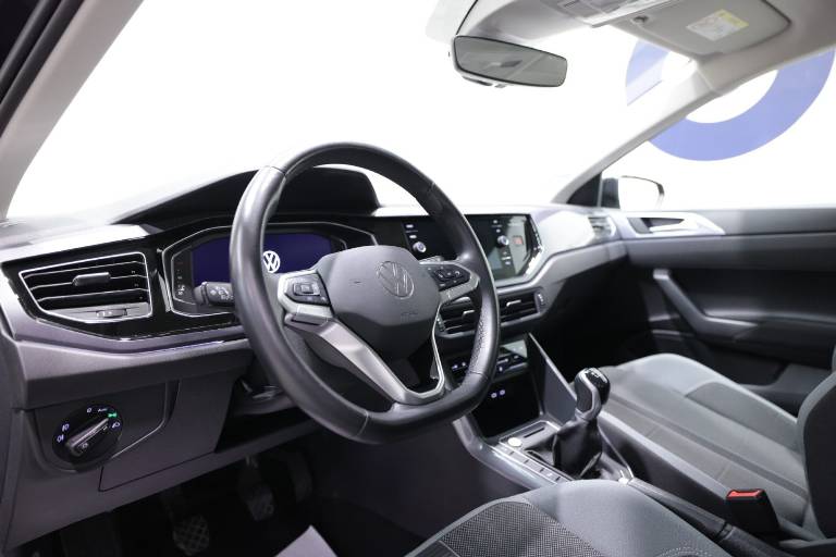 VOLKSWAGEN Polo 5