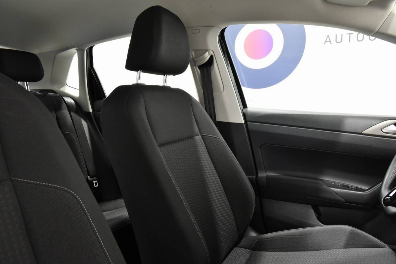 VOLKSWAGEN Polo 51