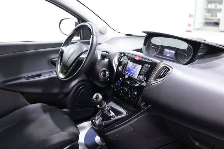 LANCIA Ypsilon 40