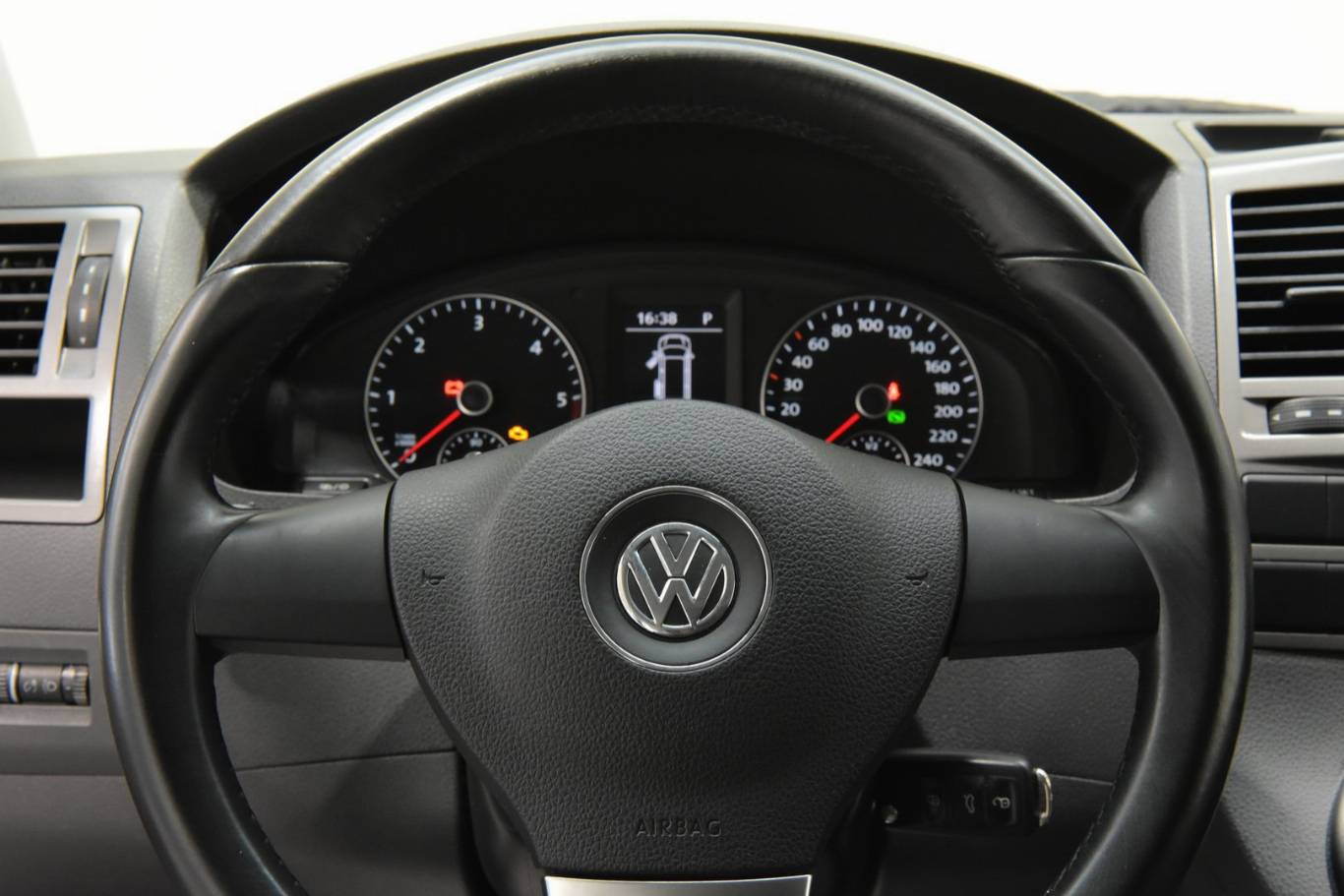 VOLKSWAGEN T5 43