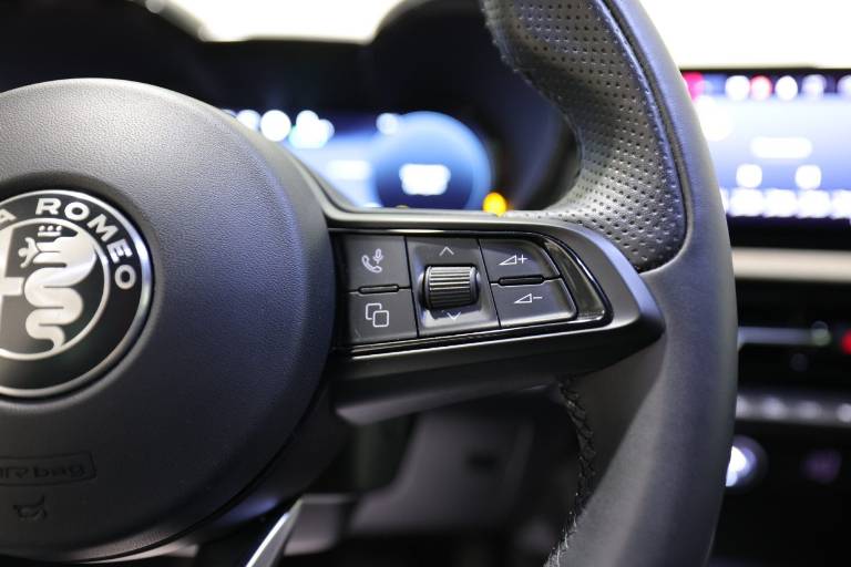 ALFA ROMEO Tonale 21