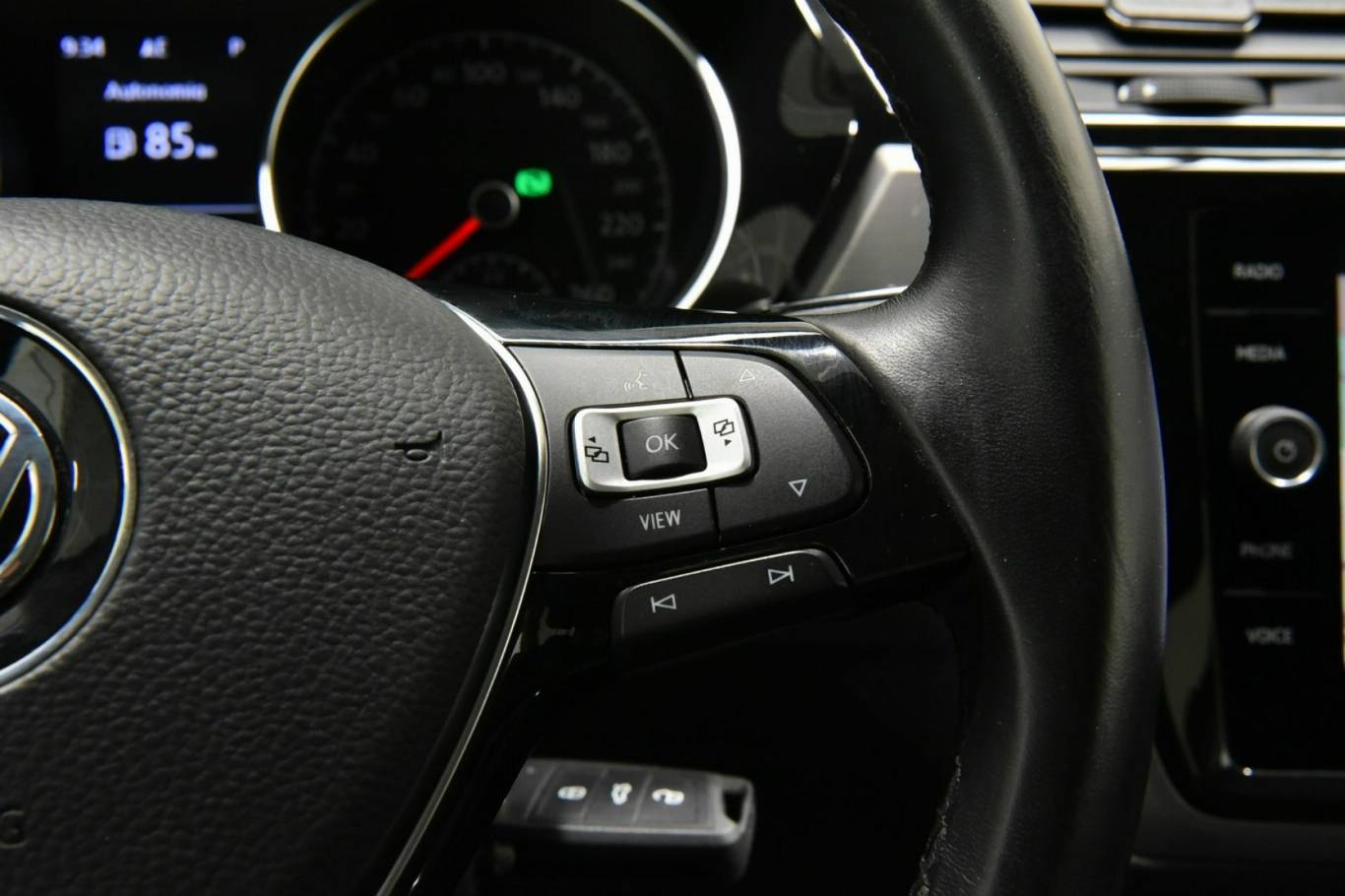 VOLKSWAGEN Touran 8