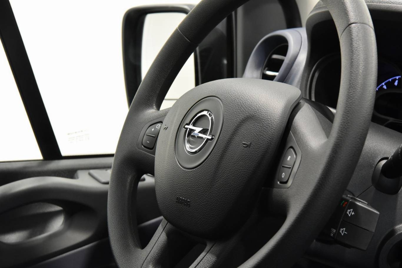 OPEL Vivaro 24