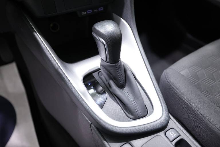 TOYOTA Yaris 25