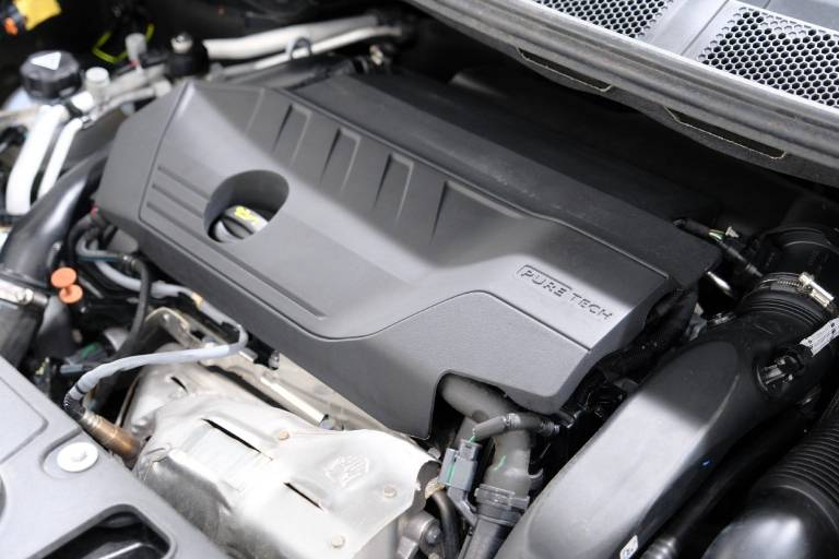 PEUGEOT 3008 67