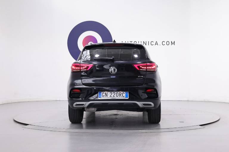 MG ZS 17