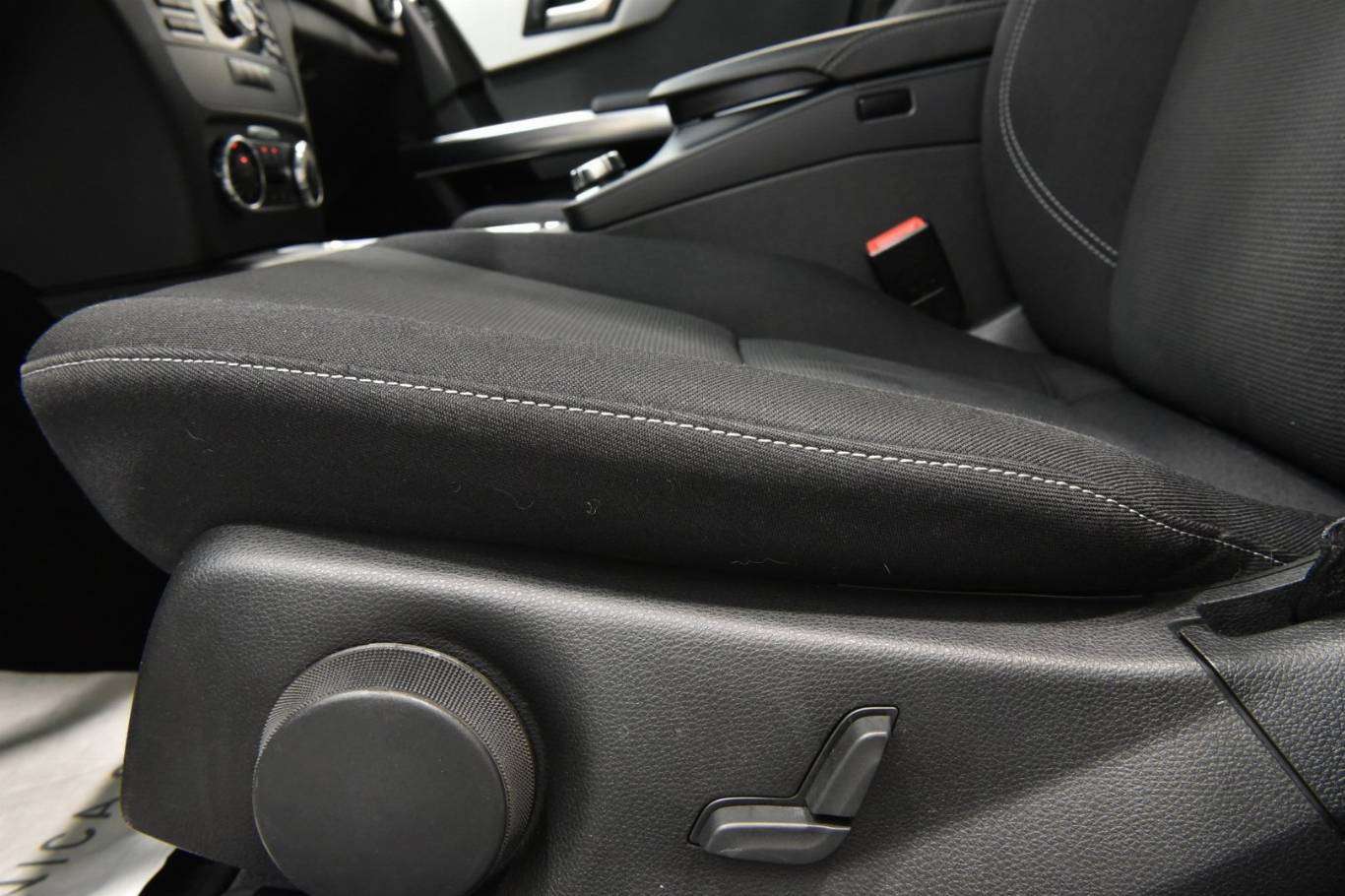 MERCEDES-BENZ GLK 220 52