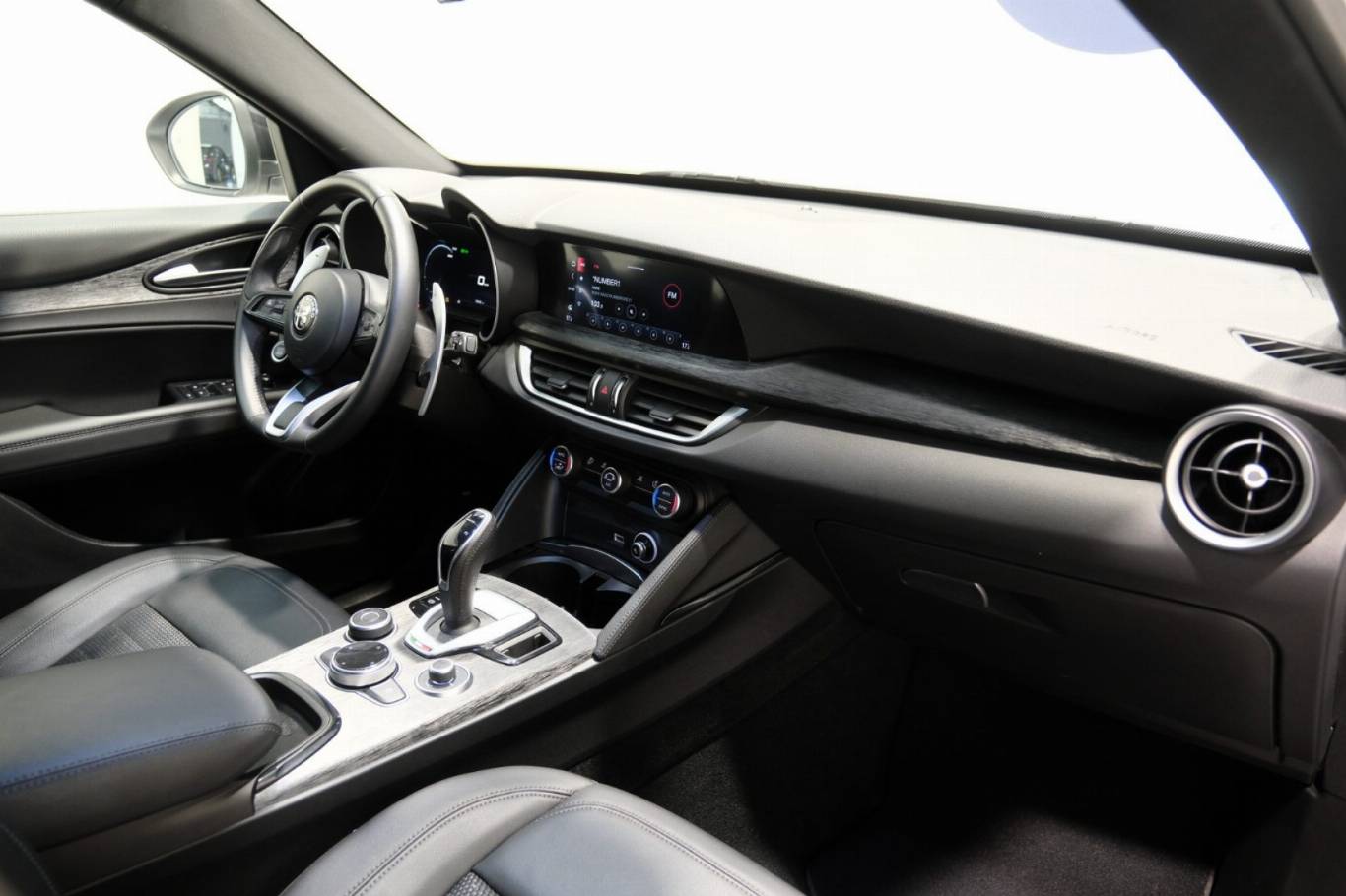 ALFA ROMEO Stelvio 10