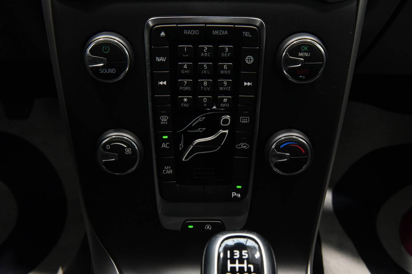 VOLVO V40 Cross Country 11