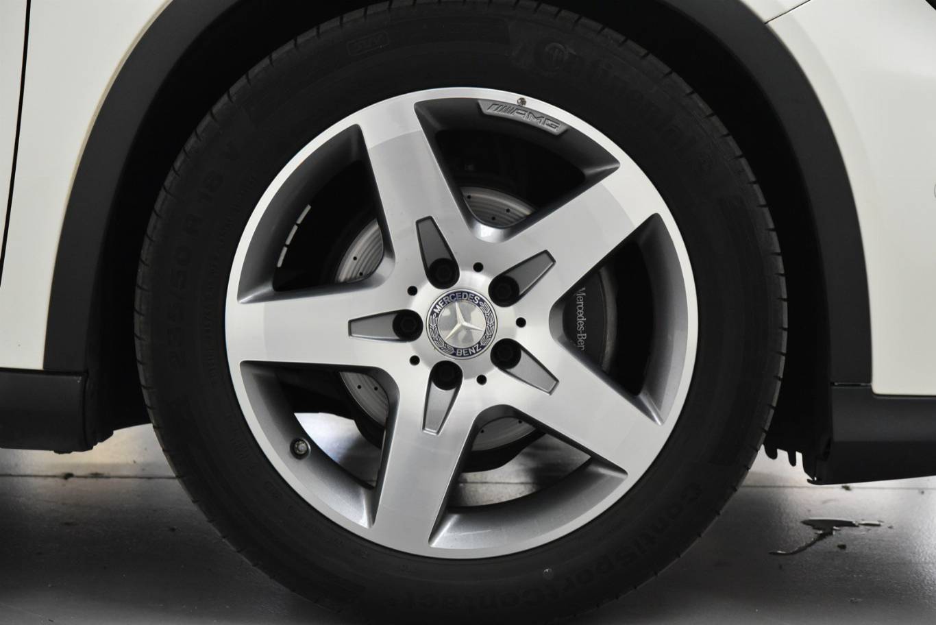 MERCEDES-BENZ GLA 200 48