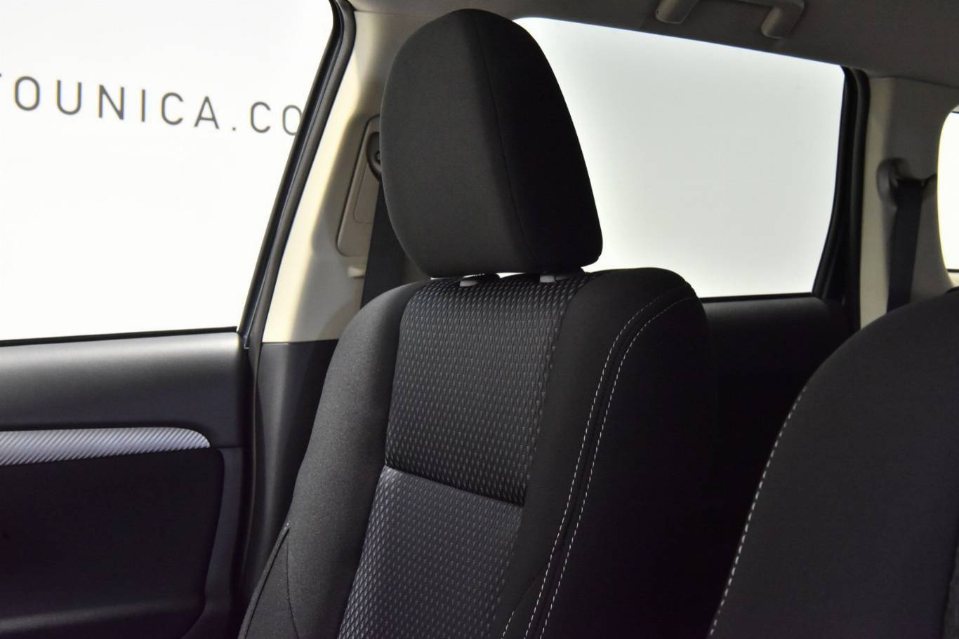 MITSUBISHI Outlander 46