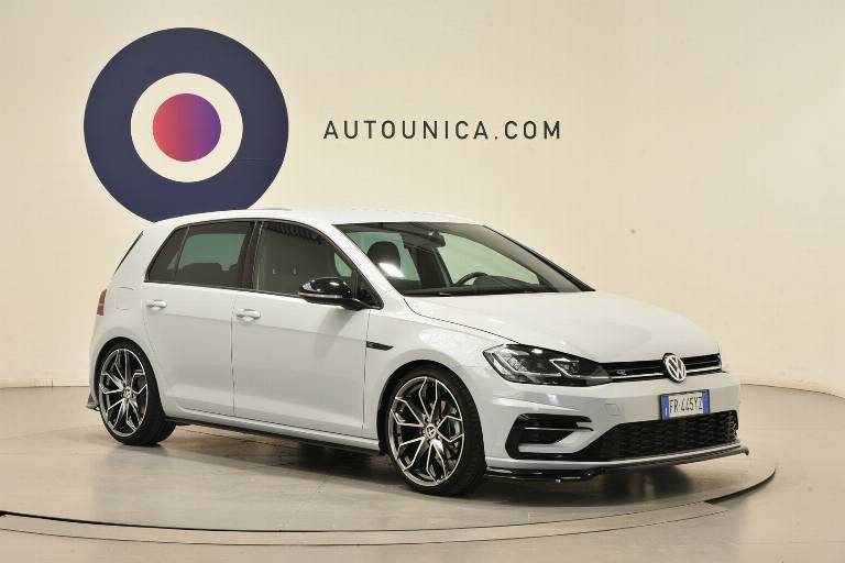 VOLKSWAGEN Golf 29