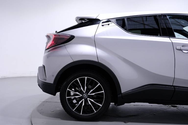 TOYOTA C-HR 48