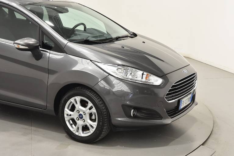 FORD Fiesta 16