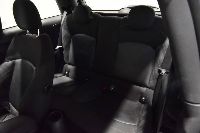 MINI Cooper D 18