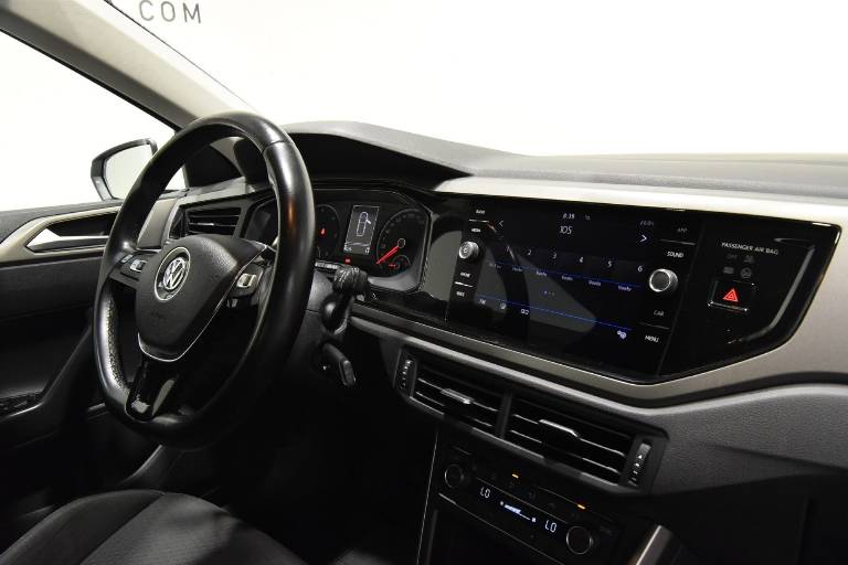 VOLKSWAGEN Polo 15