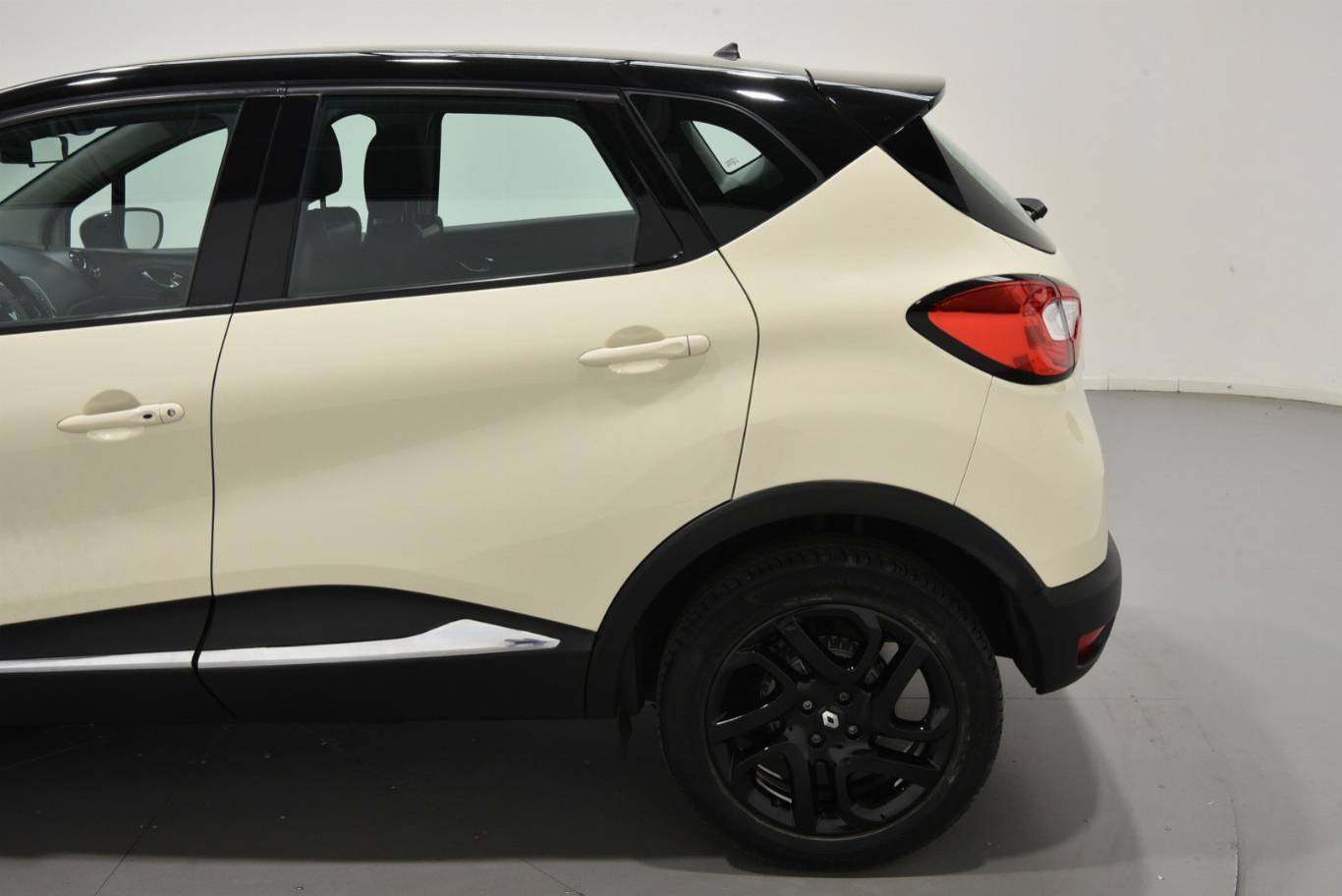 RENAULT Captur 56