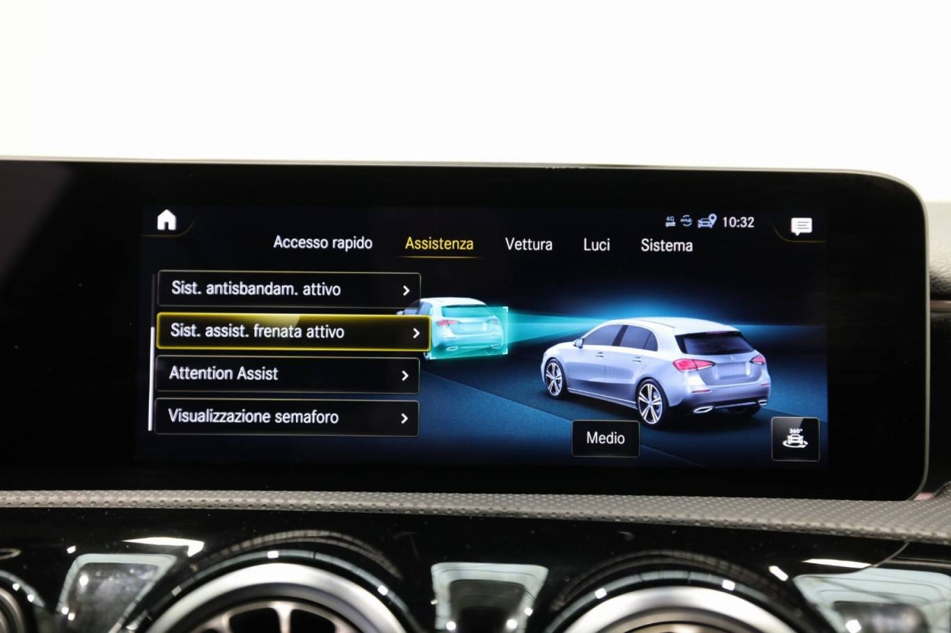 MERCEDES-BENZ A 200 32