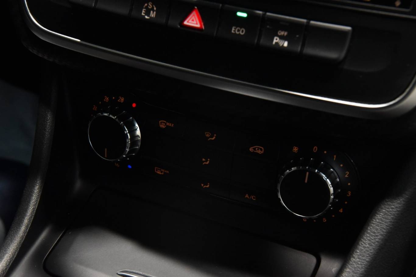 MERCEDES-BENZ A 180 23