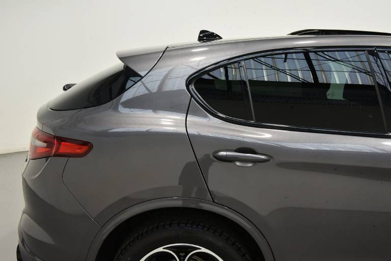 ALFA ROMEO Stelvio 44
