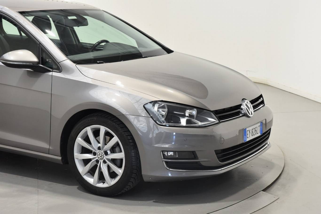 VOLKSWAGEN Golf 35