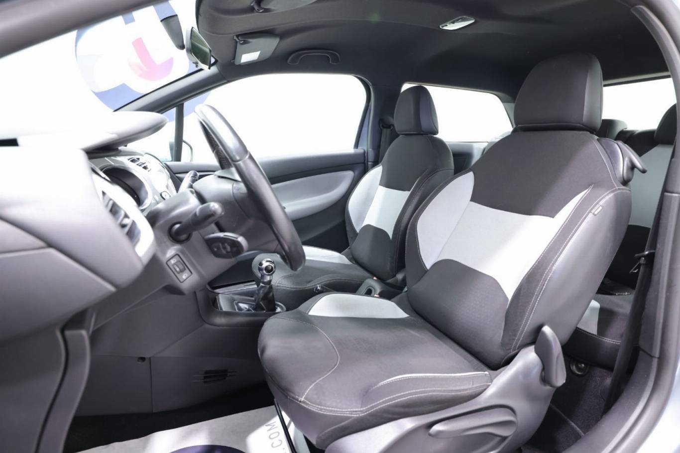 DS AUTOMOBILES DS 3 6