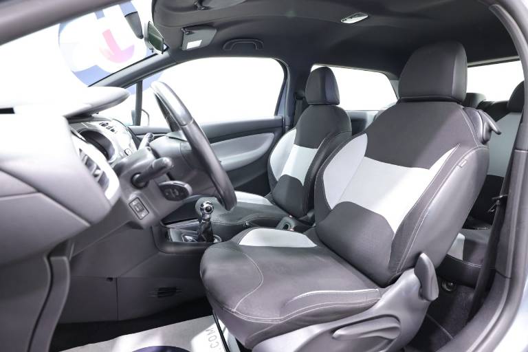 DS AUTOMOBILES DS 3 6