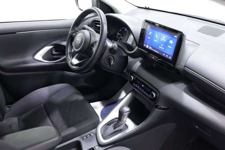 TOYOTA Yaris 41