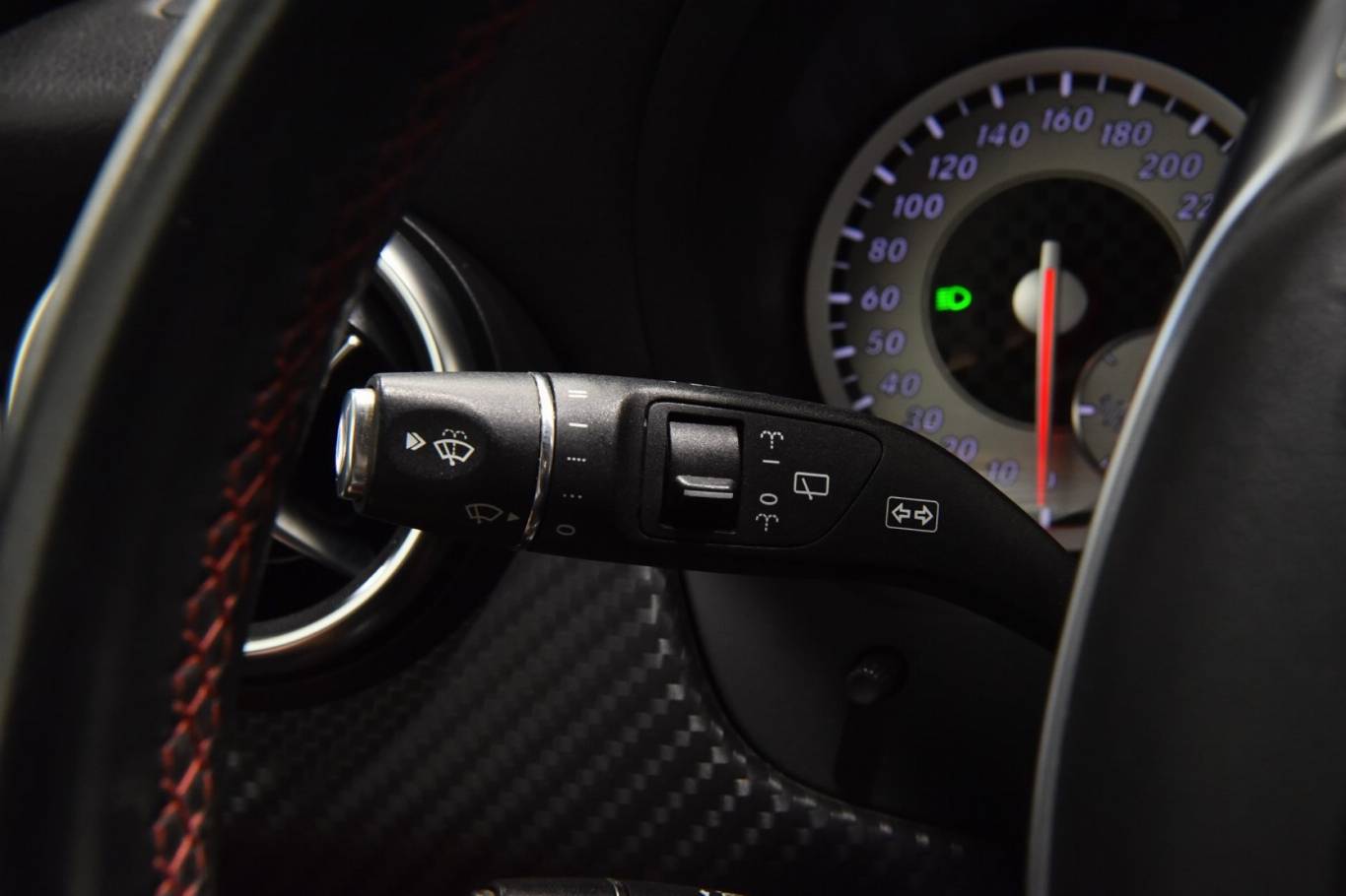 MERCEDES-BENZ A 180 8