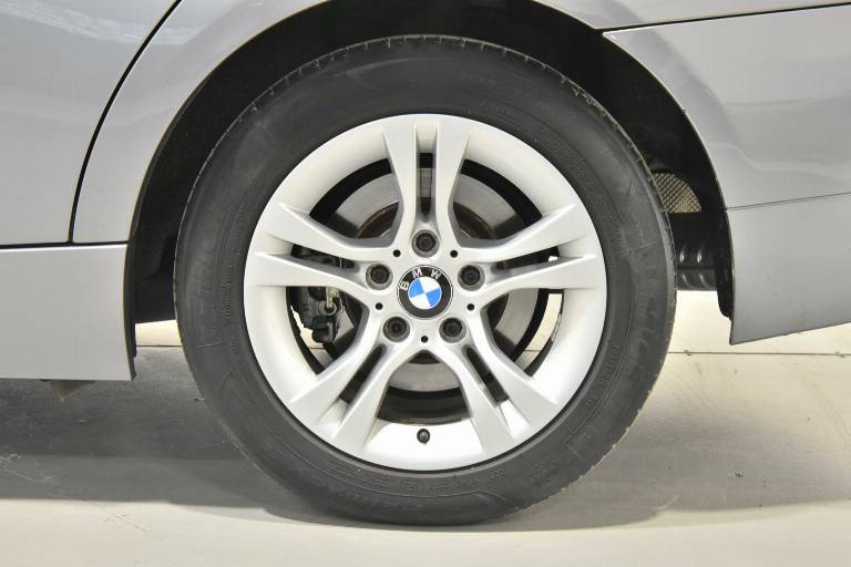 BMW 320 31